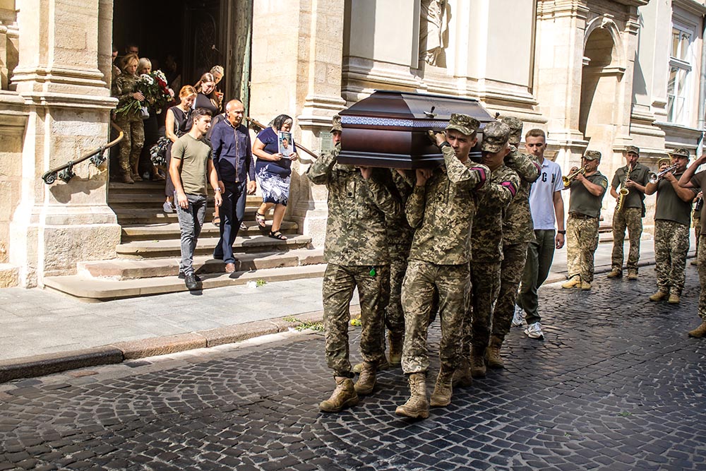 Militärische Trauerfeier in der Ukraine. Foto: José Hernandez