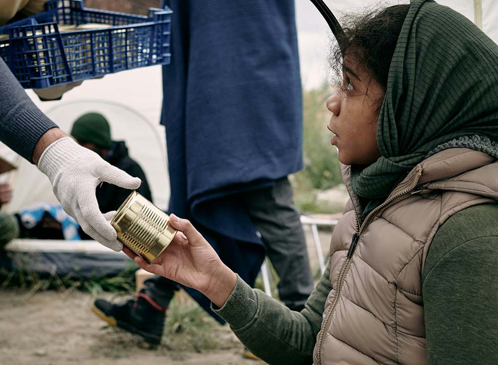 Armut ist weder unsichtbar, noch ist sie leise. Sie liegt auf der Strasse, jammert unter den Brücken, sucht im Müll nach Verwertbarem. Foto: Getty Images