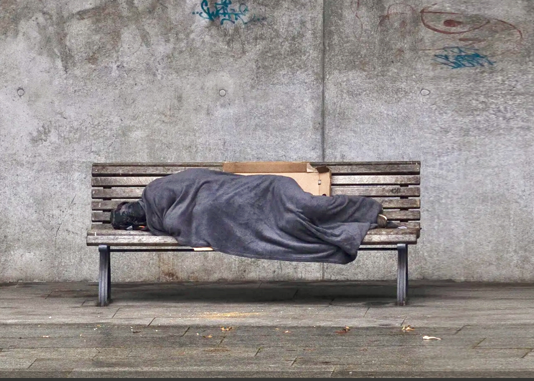 «Sie baten ihn bestimmt, aber nett, die Sitzbank zu räumen»  (Bild Nedtzfund)