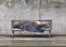 «Sie baten ihn bestimmt, aber nett, die Sitzbank zu räumen»  (Bild Nedtzfund)